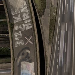 Fragmento de la Fotografía Ke miras II de la serie Circulación de Máximo Ruiz – fotografía de autor